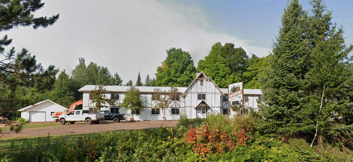 Snow Chasers Inn (Regal Country Inn) - From Web Listing (newer photo)